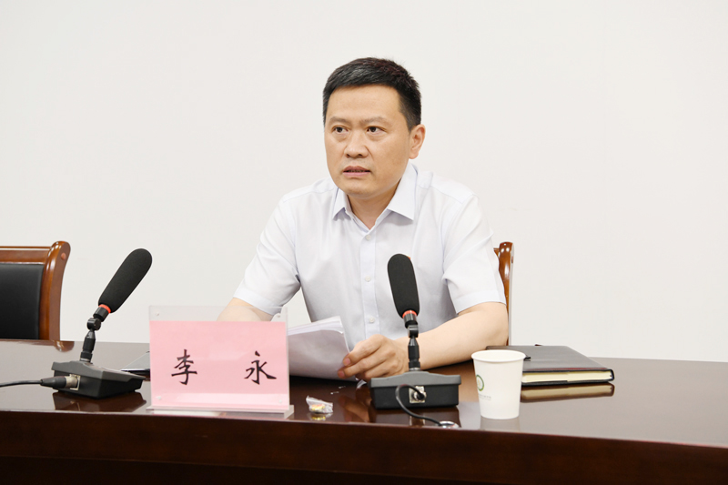 柳明伟任南阳医专党委书记