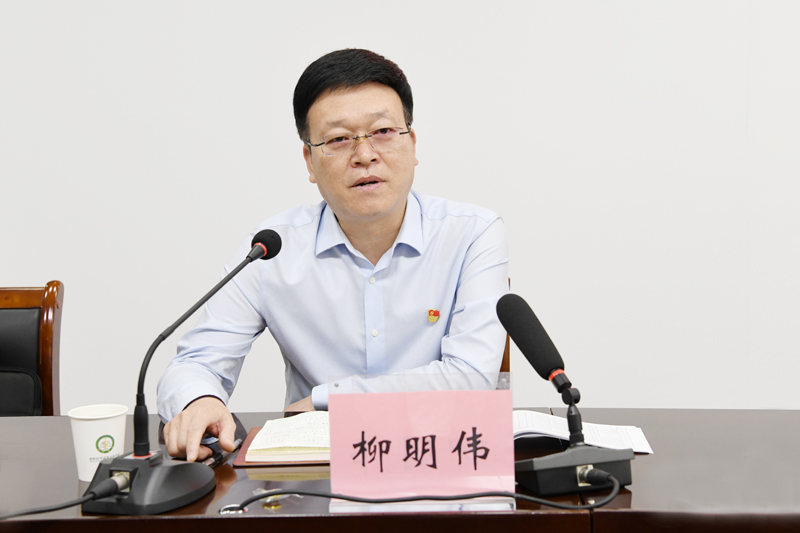 柳明伟任南阳医专党委书记